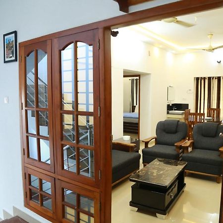 Down Town Holidays Thiruvananthapuram Eksteriør bilde